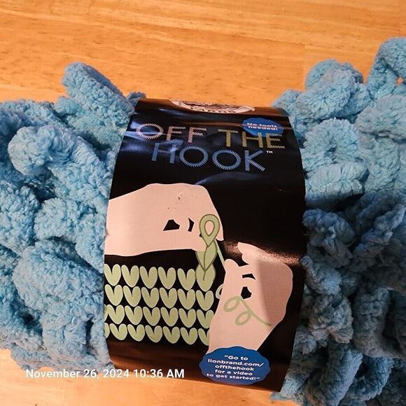 Lion Brand Off the Hook 6 Skeins Yarn Aquamarine Color 178 Lot 29514 No Tools - Picture 2 of 9